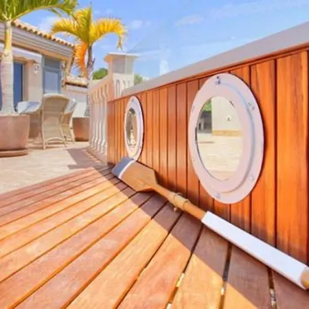 Villa Luxe Happy Holidays & Private Pool