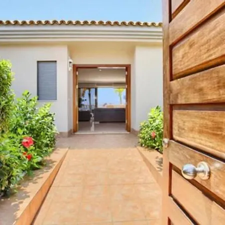 Luxe Happy Holidays & Private Pool Villa Puerto de Santiago (Tenerife)